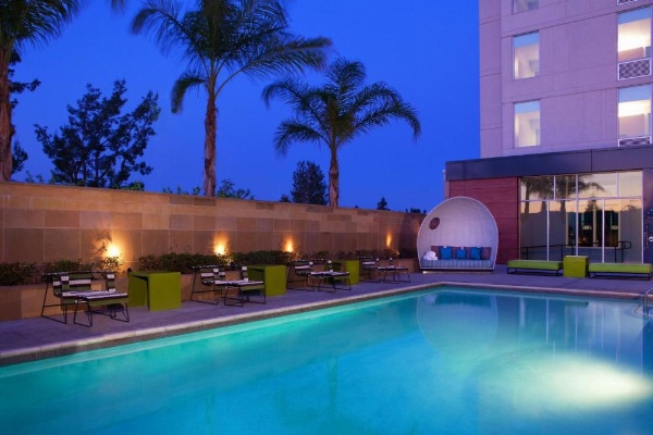 Aloft Ontario-Rancho Cucamonga image 16